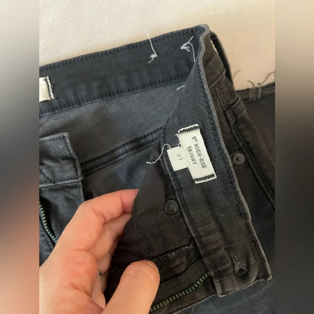 Madewell size 27 high rise skinny ripped jeans in vintage black - Picture 2 of 3